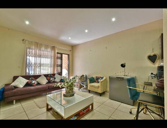 2 BEDROOM APARTMENT FOR SALE IN MULBARTON